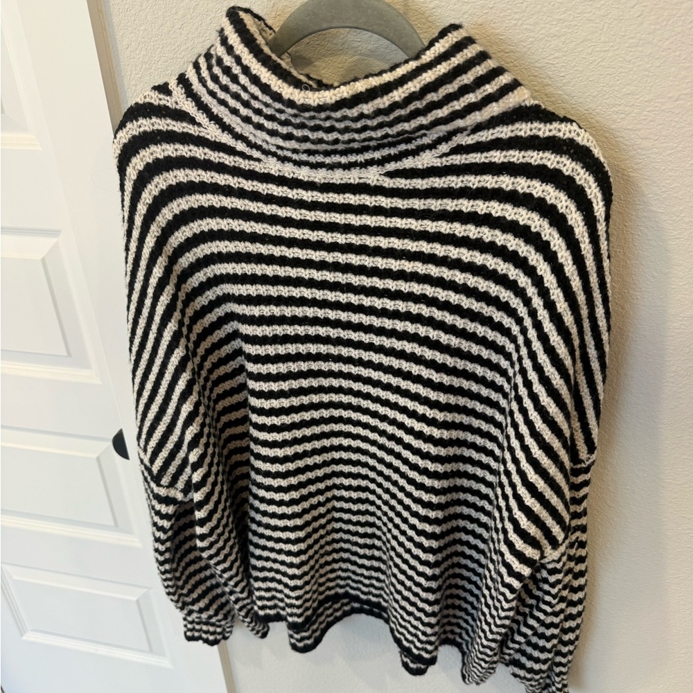 Splendid x @Cellajaneblog Black and White Striped Sweater